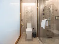 Lavande Hotel (Lanzhou Center High-speed Railway West Railway Station) Hotels near Lanzhou Polar Ocean World