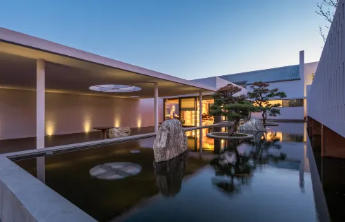 Purple House Koi Pond Courtyard Guesthouse