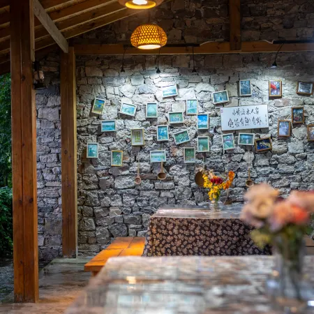 Huangguoshu Shengpin Cloud Stone Village B&B