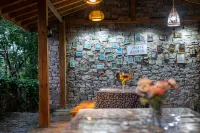 Huangguoshu Shengpin Cloud Stone Village B&B Hotels in Zhenning