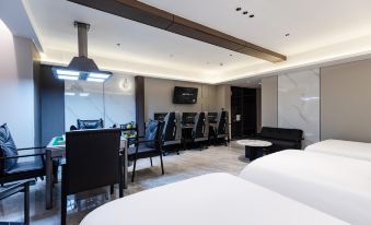 Heishi E-Sports Hotel (Weifang Railway Station Taihua City)