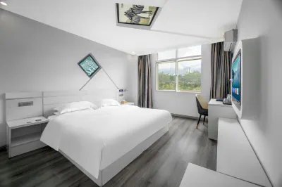 Crowning Clouds Hotel