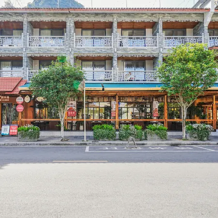 Yangshuo Percent Hotel  (West Street Li River  )