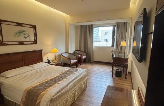 勤天商旅景園館