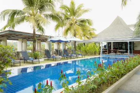 Impress Resort Отели рядом с достопримечательностью «Wat Choeng Thale»