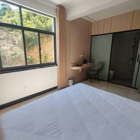 Lingqian Home Mountain Lake Homestay