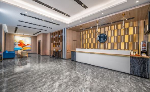 Gluck Hotel (Guangzhou North Station Huadu Square)