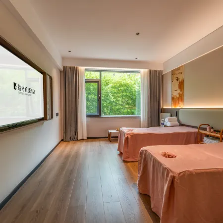 REZEN REALM HOTEL