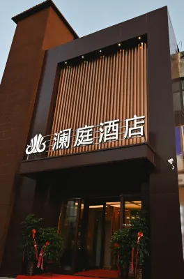 Lanting Hotel in Karamay District (Huijia Riverside Plaza Store)