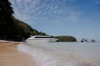The One Tenggol Island Resort 瓜拉龍運住宿飯店