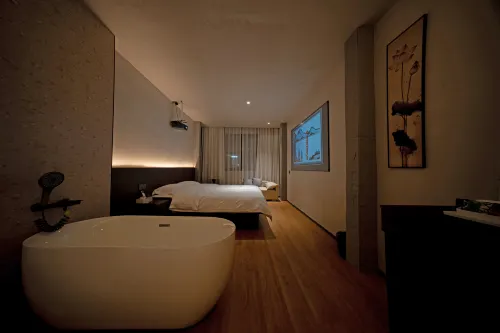 Tinglan Yunqi (Five Star Pedestrian Street Qingyun Minsheng Market)