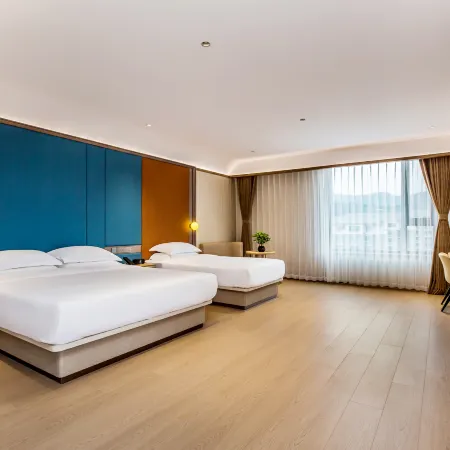Chengde Courtyard Holiday Hotel