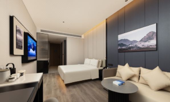 Guangzhou Beijing Road Pedestrian Street Dongshankou Metro Station Atour Hotel