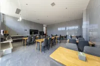 Xinhai Hotel (Anshun Zhenning Huangguoshu Avenue Branch)