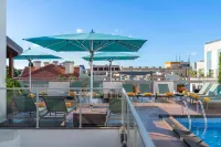 Hotel Madeira - สระว่ายน้ำบนดาดฟ้า