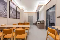 Yayue Hotel (Fuzhou Mingmen Shijia Shuoguo Shidai)