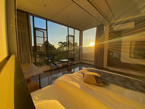 Yuan Yang Yin Xin · Valley Resort and Viewing Homestay for Mountain and Stream Tracing