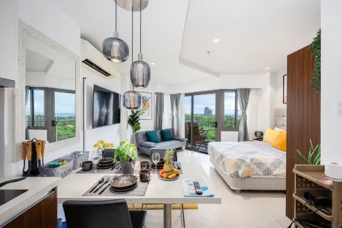 Dominiks Stylish Res. Gem Ocean View Pool Tambuli