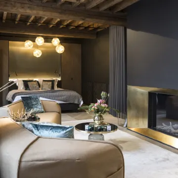 Gulde Schoen Luxury Studio-apartments Hotels near KBC Tower