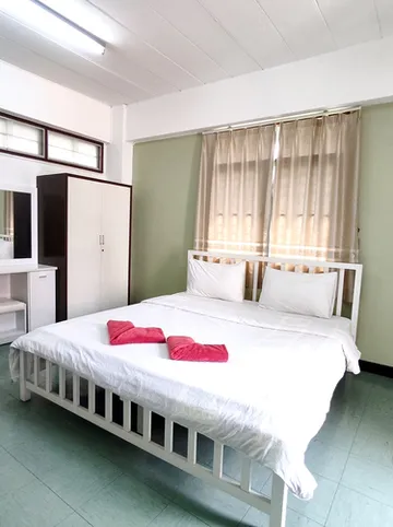 รูปภาพของจรูญเวศม์ บางแสน