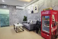 The Cozy Hotel - 停車場