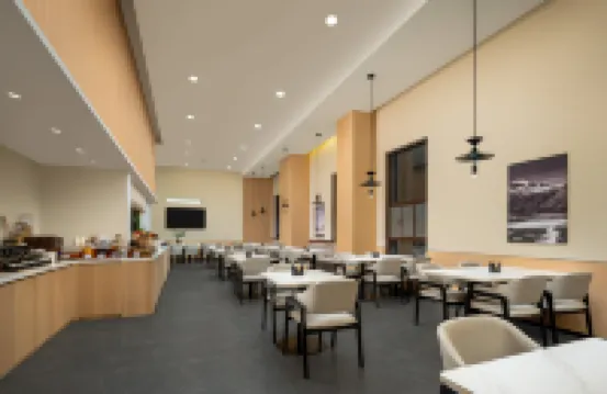 貴陽北站西廣場亞朵酒店