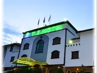 TS Hotel - Taman Rinting Hotel di Masai