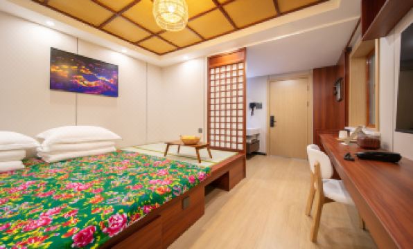 Erni Guesthouse (Erlang River Scenic Area)