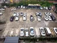 Lvzhou Hotel - Parking