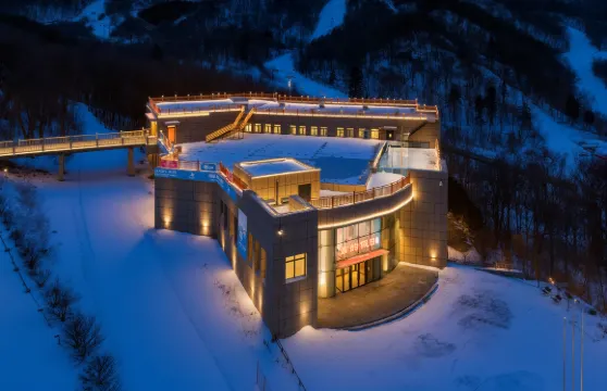 雪韻假日精選酒店（亞布力新體委滑雪場店）