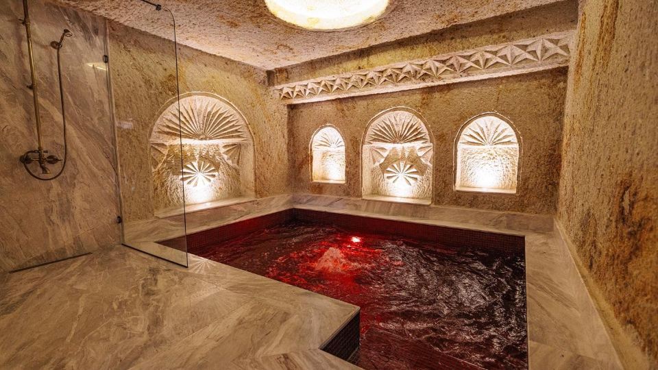 Canyon Cave Hotel