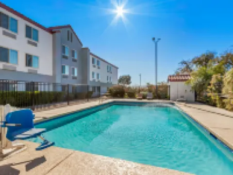 เรดรูฟ อินน์ ฟีนิกซ์นอร์ท - ไอ-17 ที่ถนนเบล โรงแรมในฟีนิกซ์