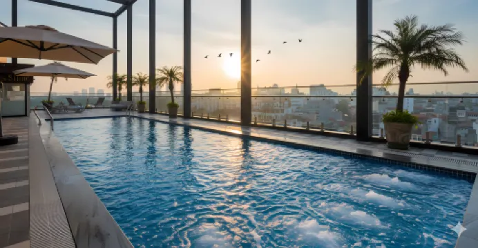 MAY DE VILLE Lakeside Hotel