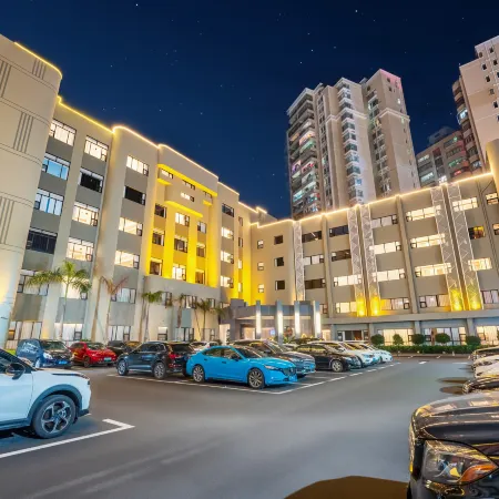 Baiyaduo Hotel (Shanwei Erma Road Food Street Xinli City Plaza)