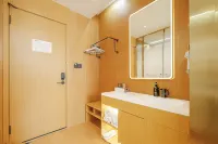 Home Inn Youyou E-sports Hotel (Taiyuan South Railway Station · Wusu International Airport) -  Gaming & Esports