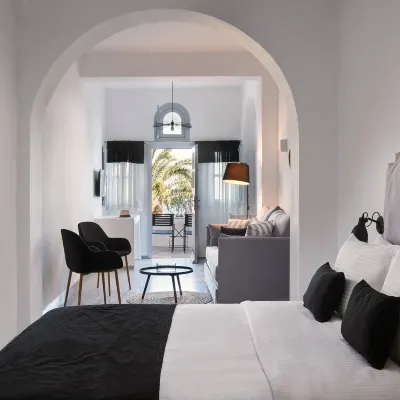 ما آ ادامسرٕسٕٕايت أويا - سانتوريني Hotels near خليج شاطئ كولومبو