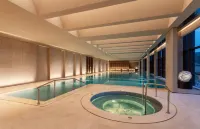 DoubleTree by Hilton Zigong - ที่มีสระว่ายน้ำ