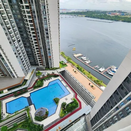 R&F Princess Cove Designer Suites By NEO Отели рядом с достопримечательностью «Торговый центр JB City Square»