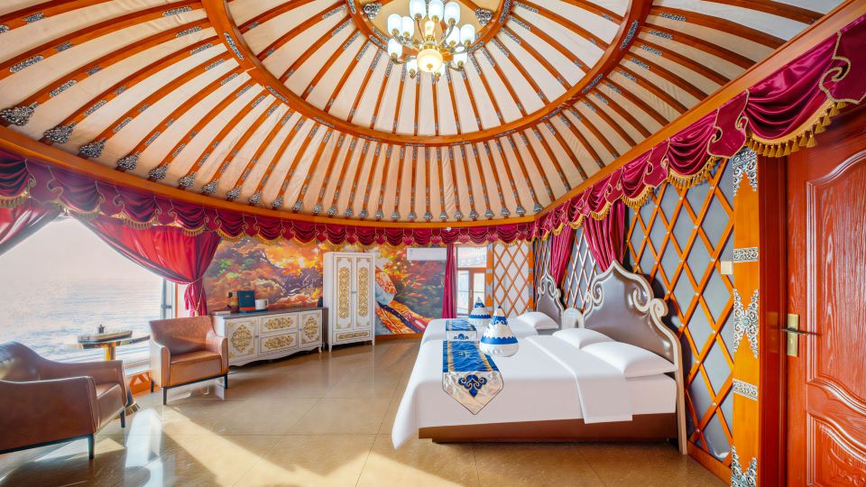 Mongolian Yurt Homestay at Here Scenic Area, Erguna Grassland