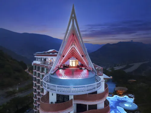 Lixia · Lucky Glow Riverview Resort Hotel