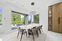LUXURY RESIDENCE