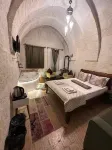 HERITAGE CAVE INN