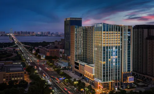 Yichong Hotel (Zhanjiang Bay Bridge Wanda)