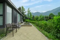 Yunhai Xuegu Hot Spring Hotel