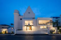 Floral Hong Homestay (Beihai Silver Beach)