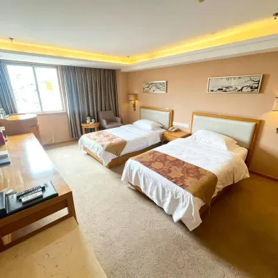Royal Hotel Hotels near Fulu Mountain Park