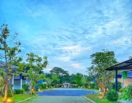 Blue Moon Boutique Resort - parking