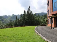 Misty Yi Lodge · Mountain Retreat - 2-Star