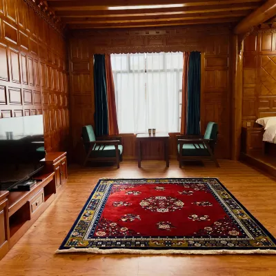 E'cang Homestay Hotels near Blue Ice Lake in the Lianbao Yeze Scenic Area