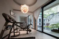 Hillnest · With Friends & Beauty · Hot Spring View Homestay (Tengchong Century City Branch) - Gym